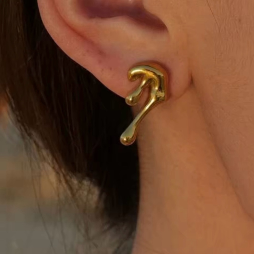 ⭐️18K Gold Plated Small Drop Asymmetrical Stud Earrings